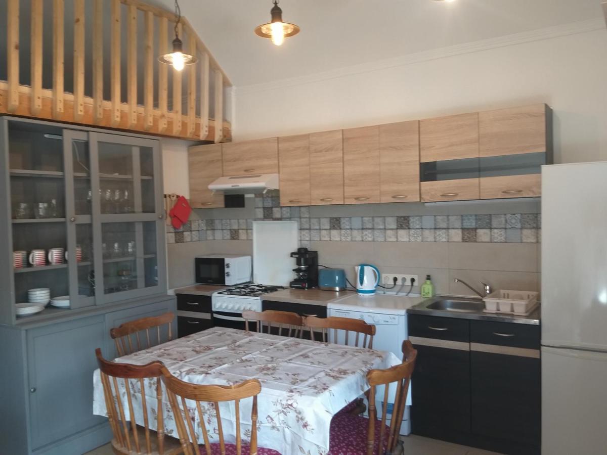 Toelgyerdo Apartman Kismaros Eksteriør billede