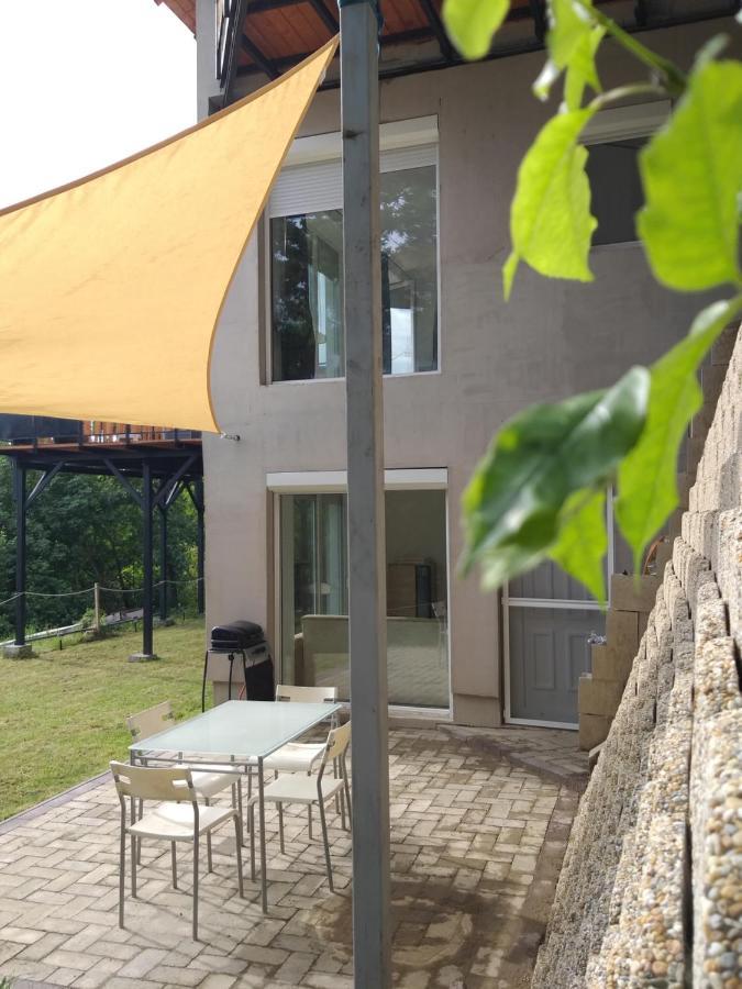 Toelgyerdo Apartman Kismaros Eksteriør billede